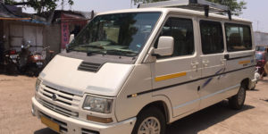 9-seater-tata-winger-1