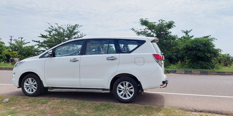 innova-crysta-taxi-in-bhubaneswar